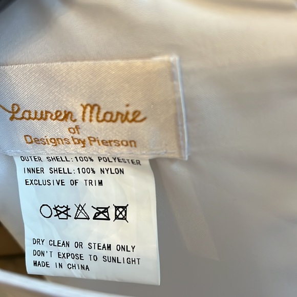 Lauren Marie First Communion Dress, Size 5 - Picture 4 of 16